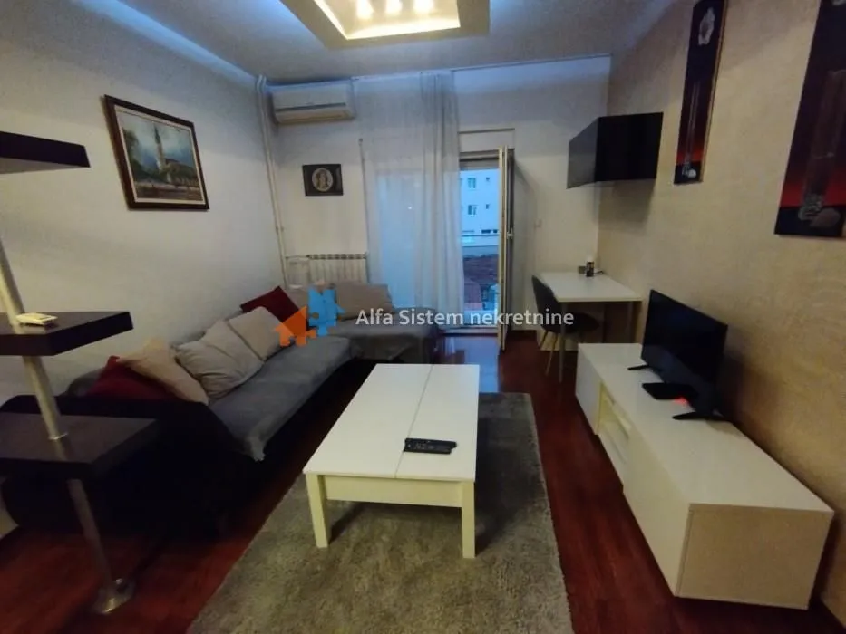 Izdavanje, dvosoban stan, 56m², Crveni Krst, Beograd
