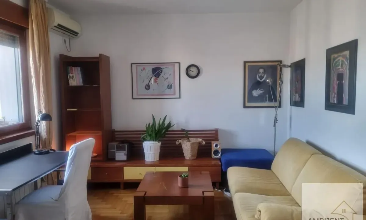 Rent, two bedroom apartment, 45m², Vračar Sve Podlokacije, Beograd
