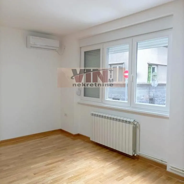 Sale, three bedroom apartment, 69m², Kalenić Pijaca, Vračar Sve Podlokacije