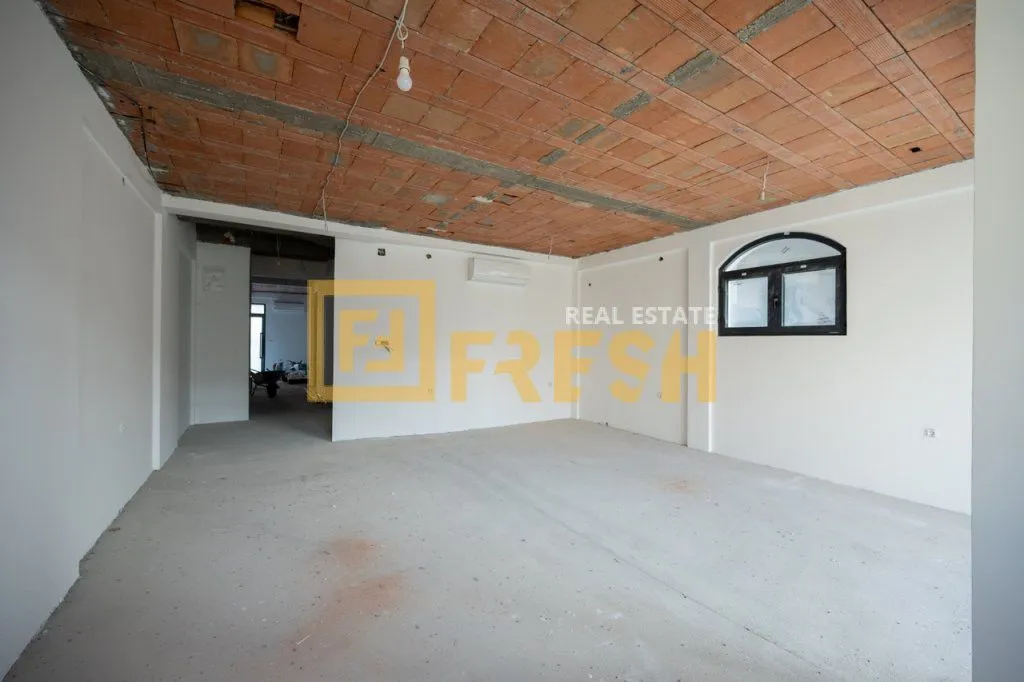 Rent, office space, 55m², Momišići, Podgorica
