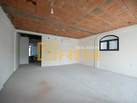Rent, office space, 55m², Momišići, Podgorica - image 2
