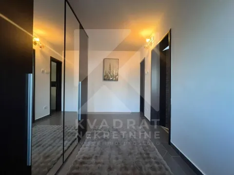 Rent, one bedroom apartment, 70m², Tološi, Podgorica - image 9