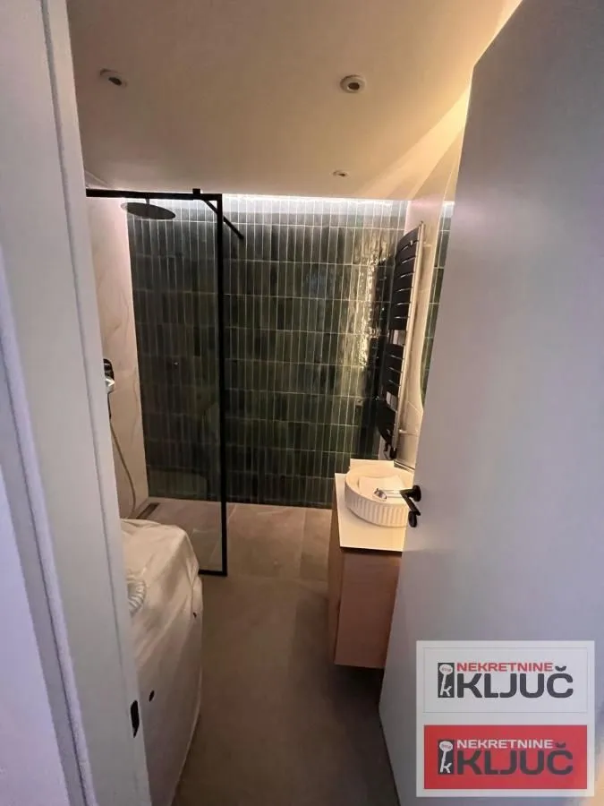 Prodaja, četvorosoban stan, 119m², Spens, Novi Sad Sve Podlokacije