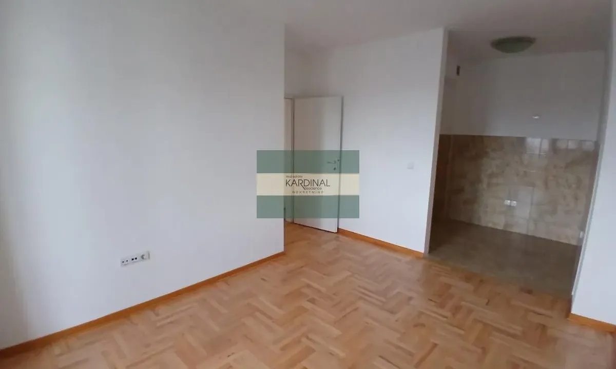 Prodaja, jednosoban stan, 44m², Vašarište, Jagodina