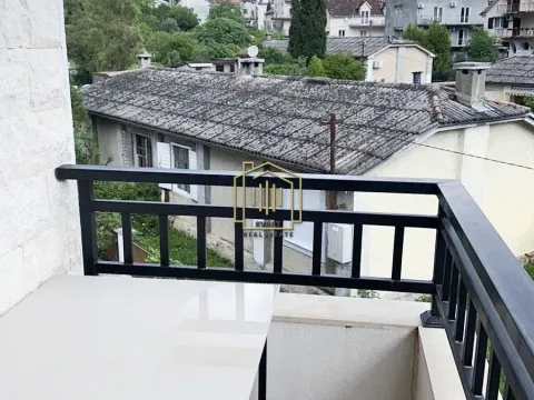 Izdavanje, jednosoban stan, 50m², Centar, Tivat - image 5