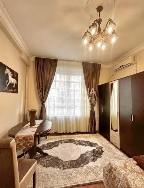 Sale, four bedroom apartment, 90m², Vračar Sve Podlokacije, Beograd