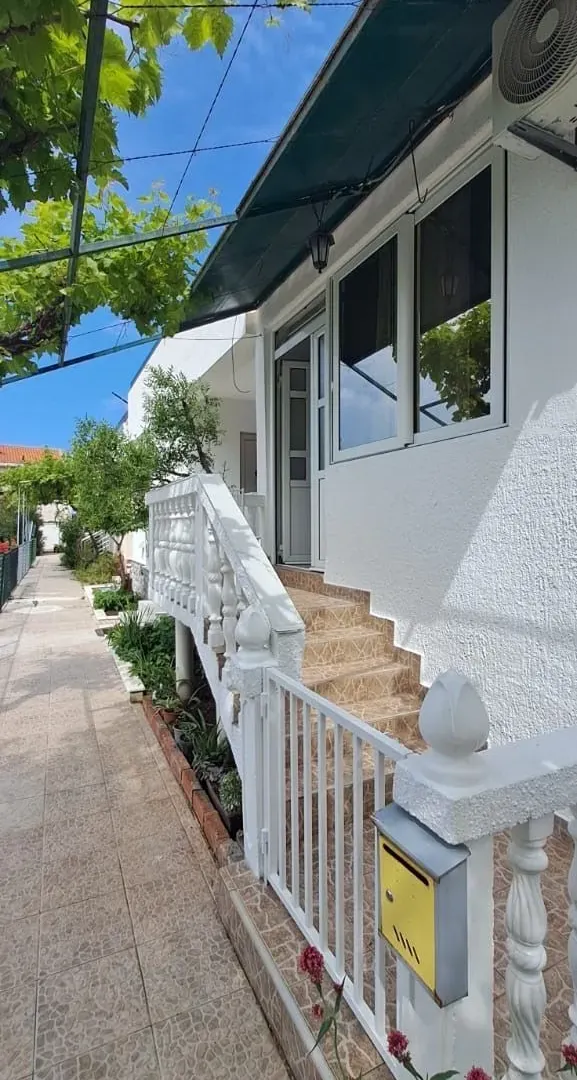 Sale, one bedroom apartment, 75m², Sveti Stefan, Budva