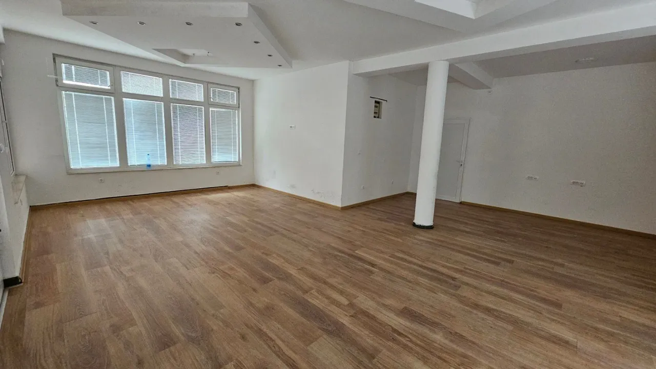 Izdavanje, poslovni prostor, 138m², Stari Aerodrom, Podgorica