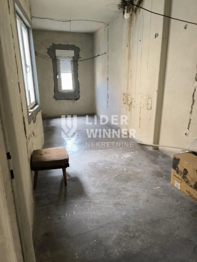 Sale, three bedroom apartment, 77m², Stari Grad, Beograd