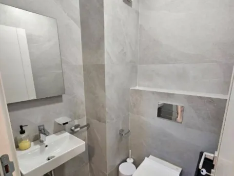 Izdavanje, dvosoban stan, 73m², Central Point, Podgorica - image 2