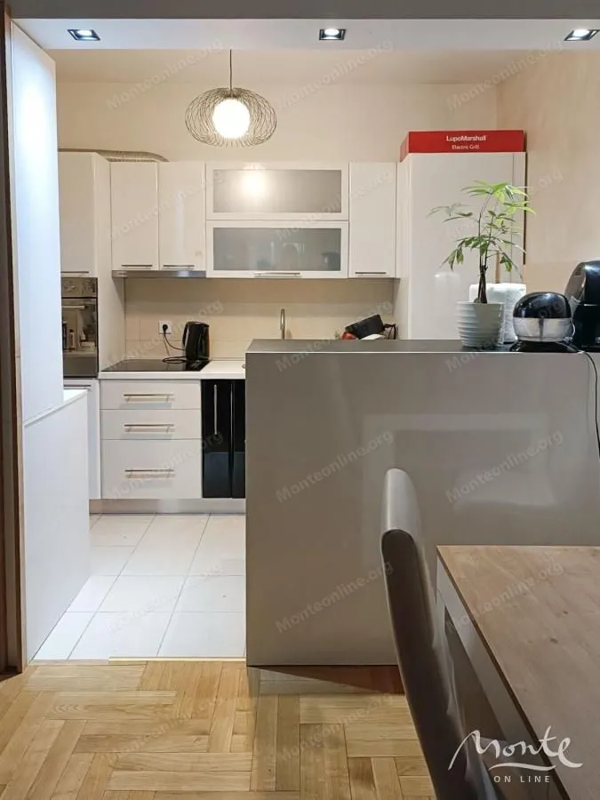Prodaja, jednosoban stan, 76m², Zabjelo, Podgorica