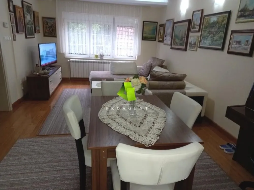 Prodaja, kuća, 180m², Centar, Paraćin