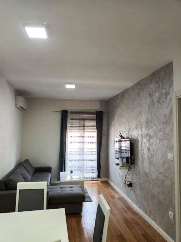 Izdavanje, jednosoban stan, 45m², Central Point, Podgorica