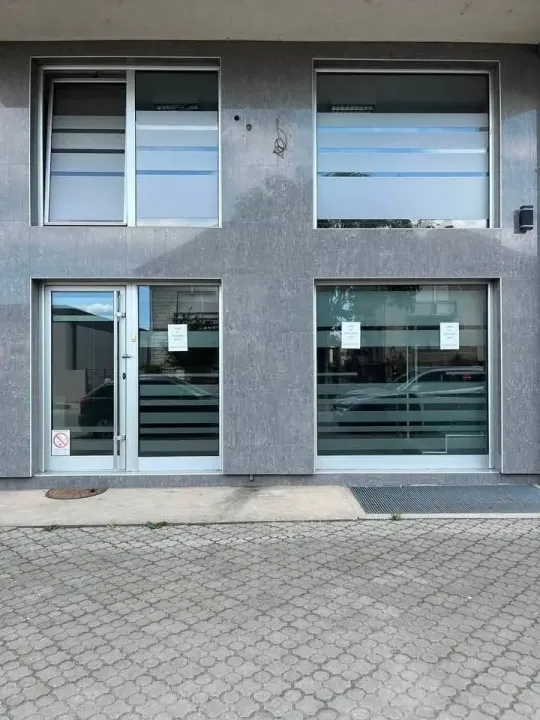 Rent, office space, 118m², Ruma, Srbija