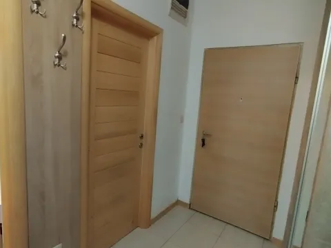 Izdavanje, stan, 100m², Blok 6, Podgorica - image 5