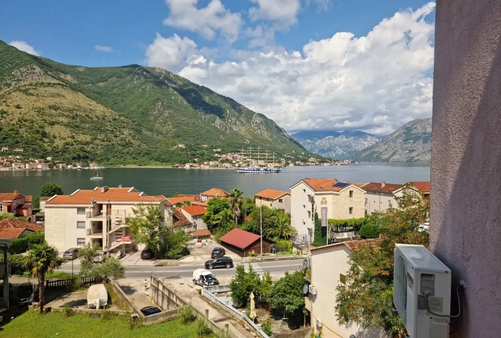 Prodaja, dvosoban stan, 71m², Dobrota, Kotor