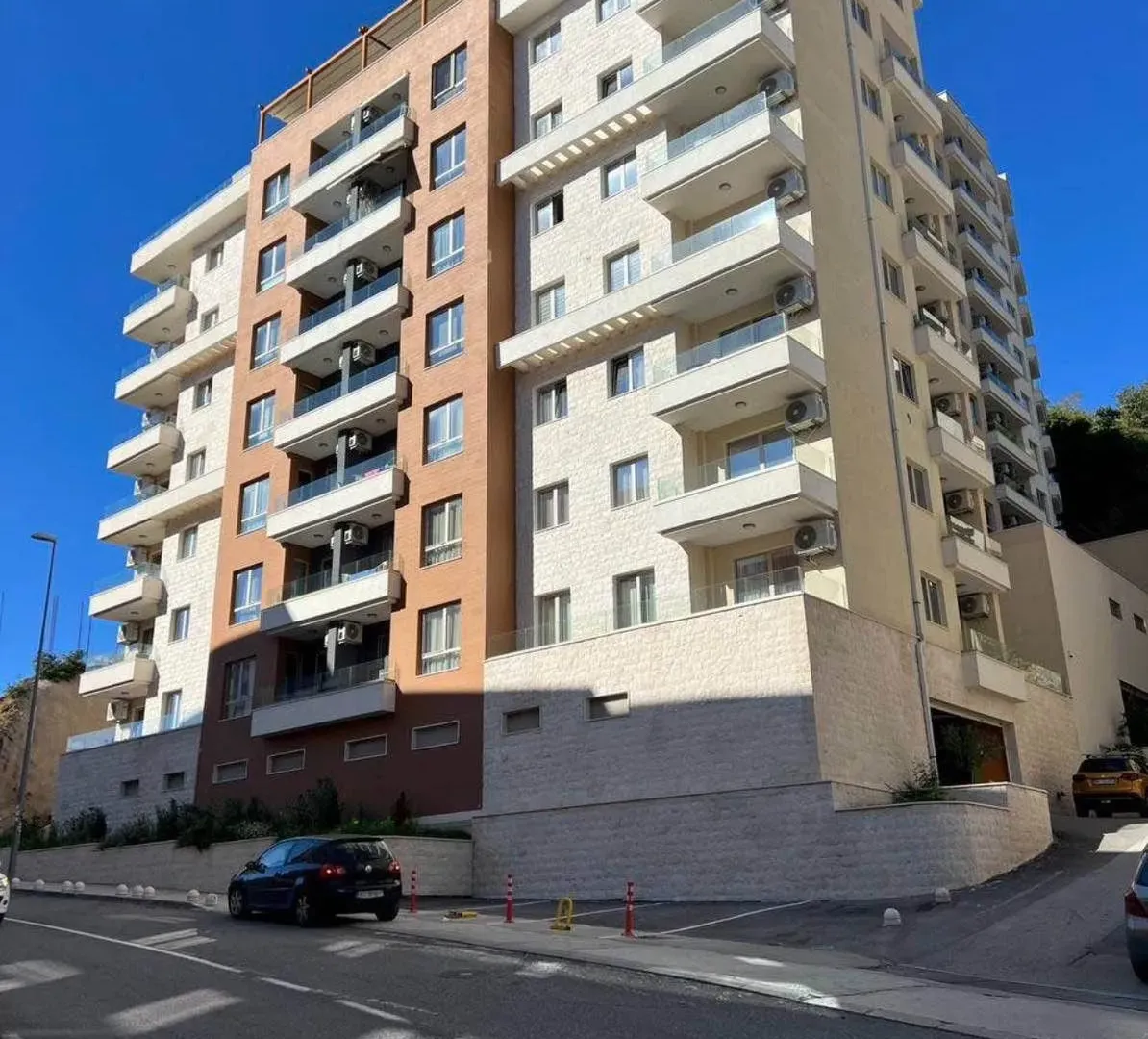 Sale, two bedroom apartment, 62m², Bečići, Budva