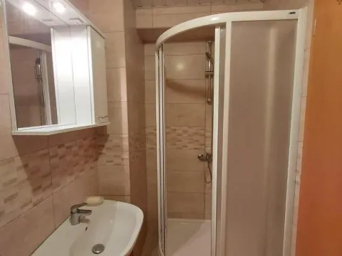 Izdavanje, jednosoban stan, 47m², Budva, Crna Gora - image 13