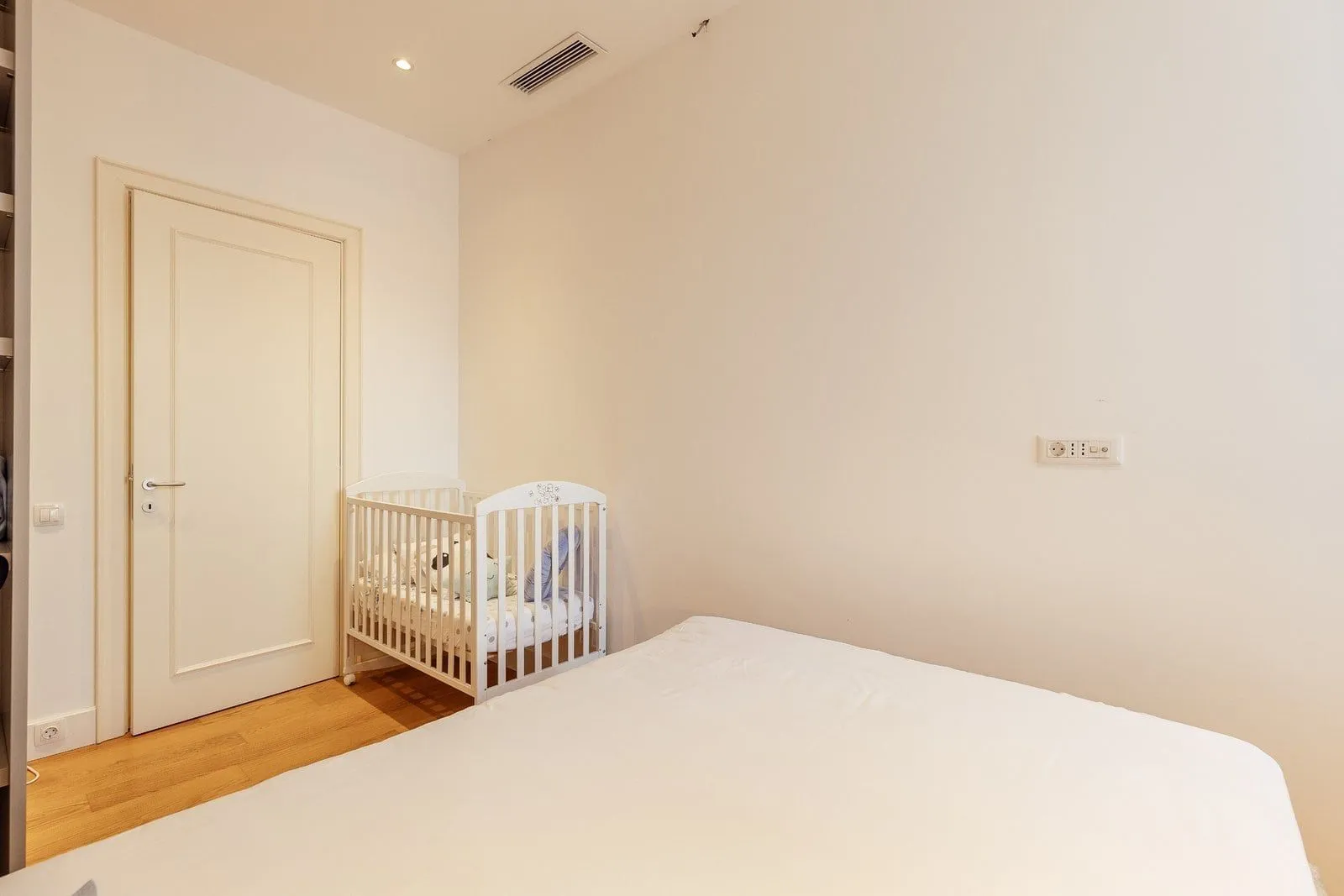 Prodaja, dvosoban stan, 103m², Centar, Tivat