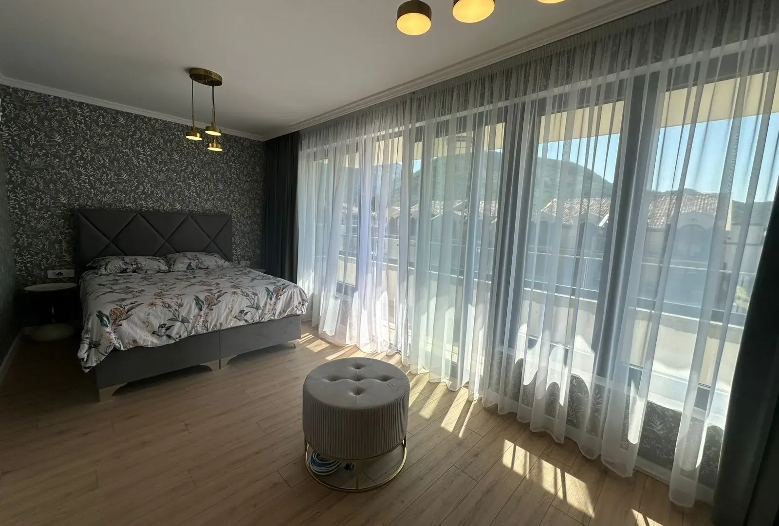 Izdavanje, kuća, 160m², Lastva Grbaljska, Kotor