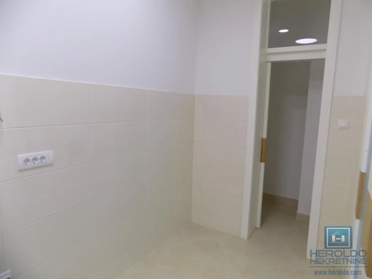 Prodaja, kuća, 192m², 4. juli, Paraćin