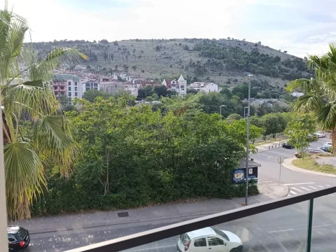 Rent, one bedroom apartment, 45m², Vezirov Most, Podgorica - image 12