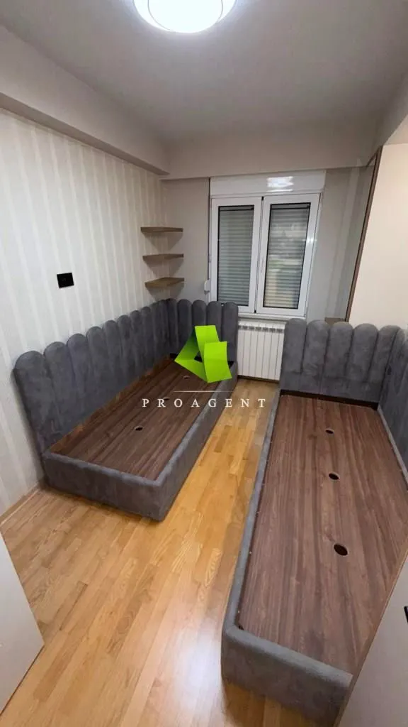 Sale, four bedroom apartment, 156m², Palilula, Niš
