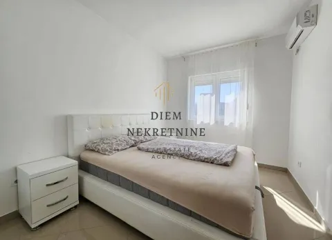 Rent, one bedroom apartment, 67m², Centar, Bar - image 13