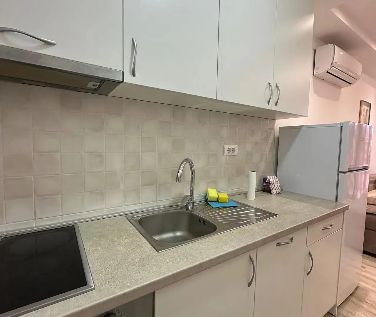 Izdavanje, jednosoban stan, 42m², Centar, Tivat