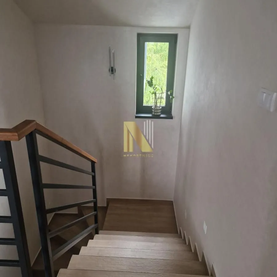 Izdavanje, četvorosoban stan, 118m², Sremska Kamenica, Petrovaradin