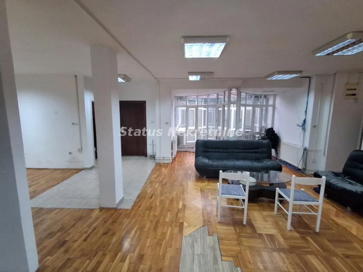 Izdavanje, stan, 170m², Centar, Novi Sad