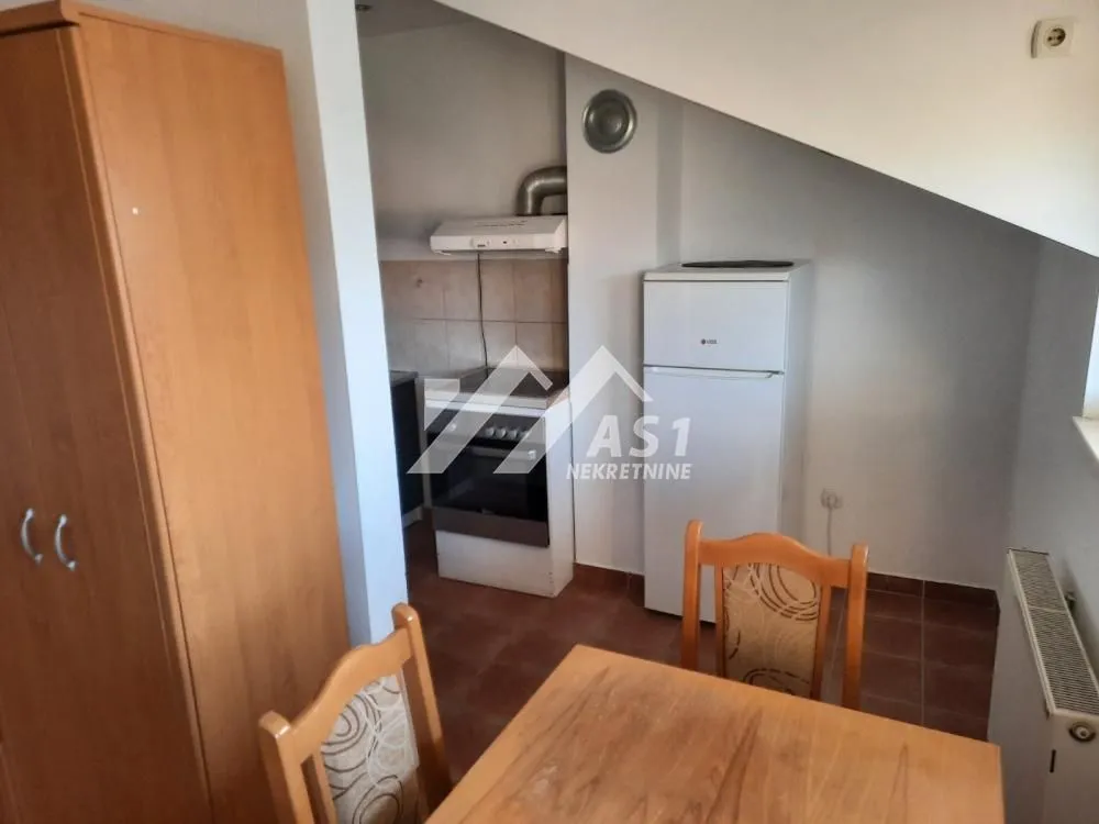 Izdavanje, dvosoban stan, 40m², Adice, Novi Sad Sve Podlokacije