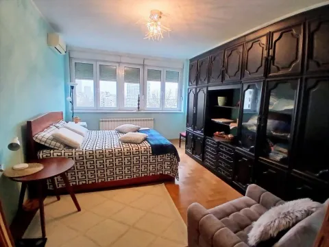 Izdavanje, četvorosoban stan, 88m², Savski Venac, Beograd - image 11