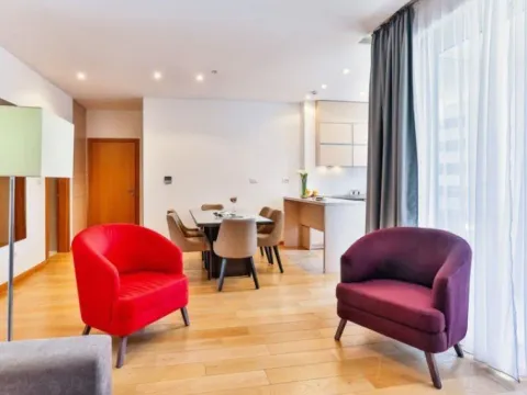 Izdavanje, dvosoban stan, 76m², Centar, Budva - image 10