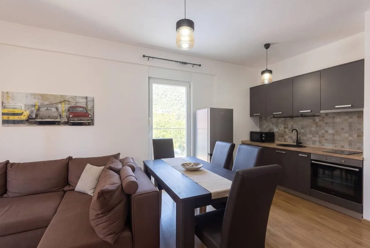 Rent, one bedroom apartment, 47m², Centar, Budva