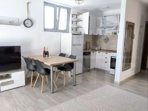 Izdavanje, jednosoban stan, 47m², Tivat, Crna Gora - image 8