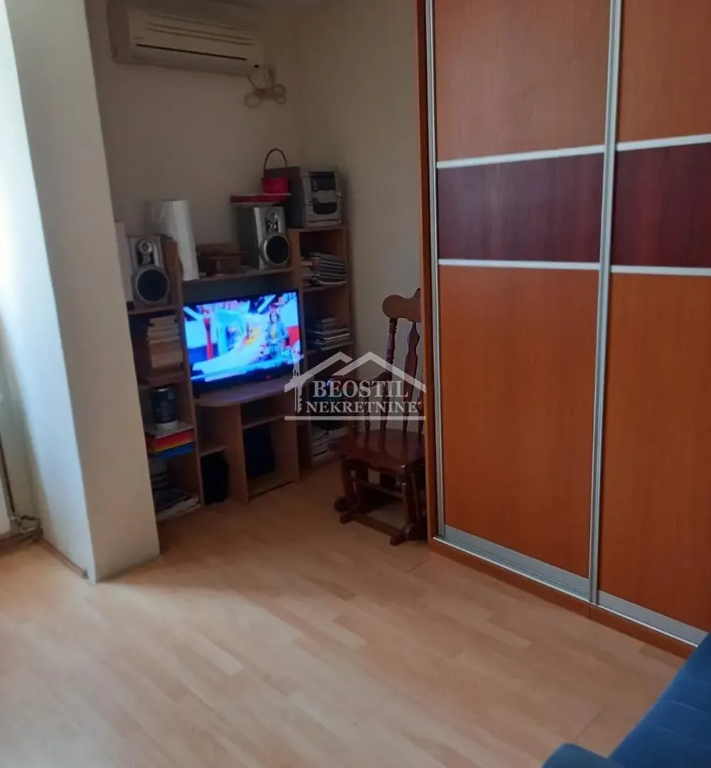 Prodaja, dvosoban stan, 52m², Zemun Sve Podlokacije, Beograd