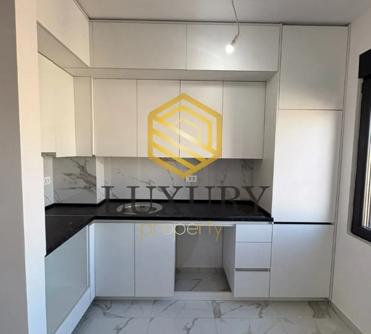 Izdavanje, jednosoban stan, 39m², Krivi Most, Podgorica