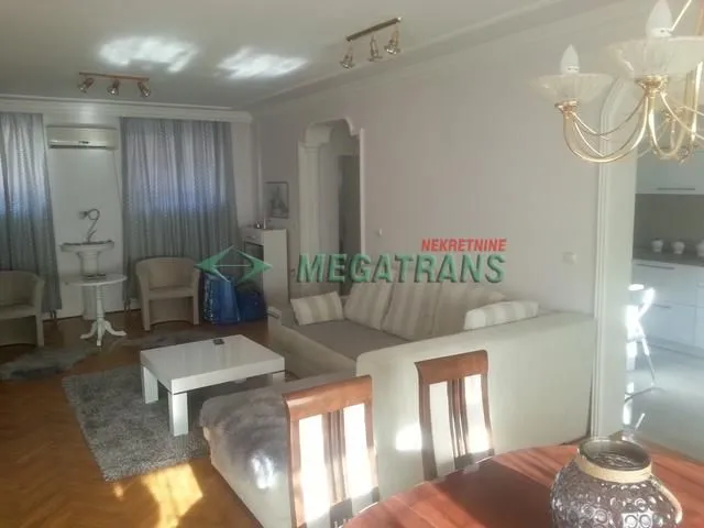 Izdavanje, četvorosoban stan, 105m², Bulevar Oslobodjenja, Novi Sad Sve Podlokacije