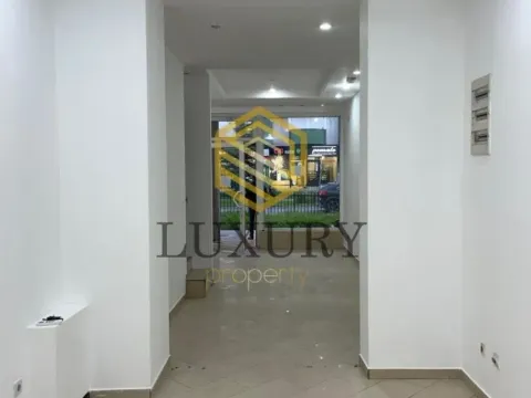 Izdavanje, poslovni prostor, 80m², Stari Aerodrom, Podgorica