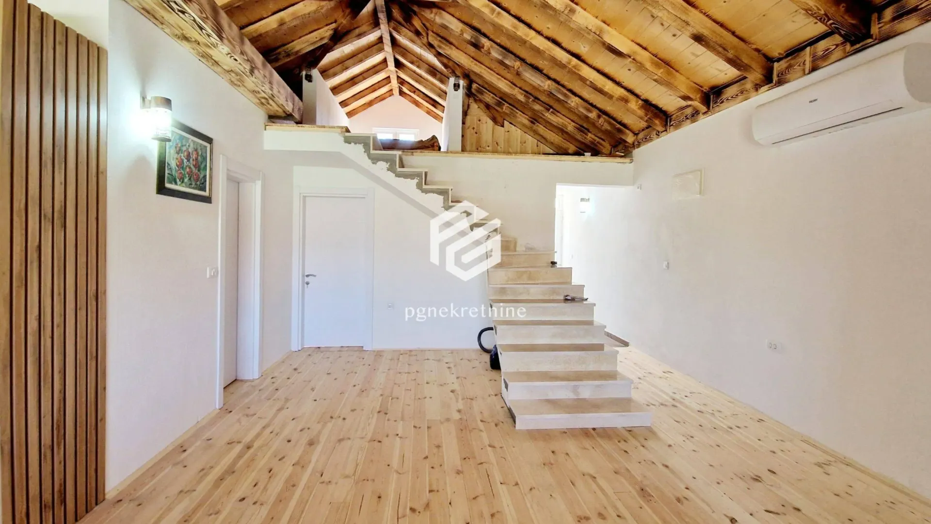 Rent, house, 120m², Konik, Podgorica