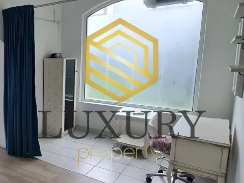 Izdavanje, poslovni prostor, 38m², Drac, Podgorica - image 3