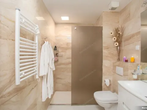 Sale, one bedroom apartment, 78m², Budva, Crna Gora - image 19