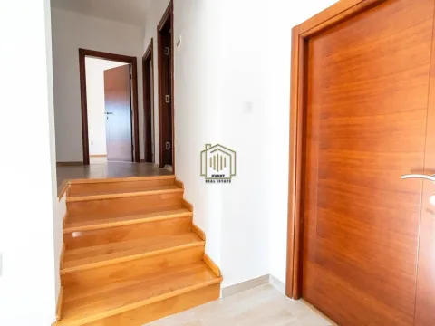 Izdavanje, trosoban stan, 110m², City Kvart, Podgorica - image 11