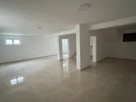 Izdavanje, kuća, 500m², Stari Aerodrom, Podgorica - image 13