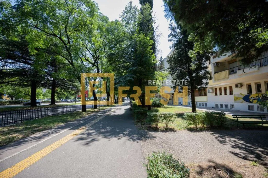 Izdavanje, poslovni prostor, 27m², Preko Morače, Podgorica