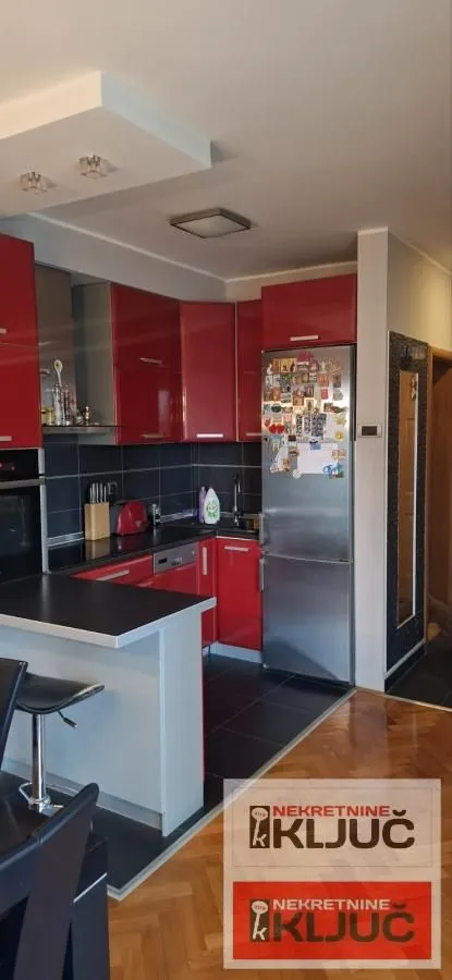 Prodaja, trosoban stan, 70m², Bulevar Oslobodjenja, Novi Sad Sve Podlokacije