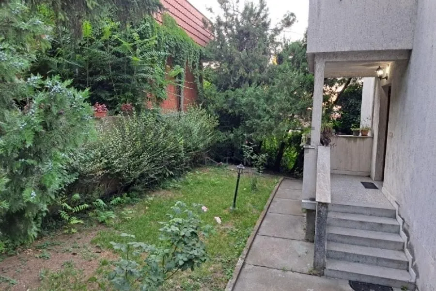 Prodaja, kuća, 250m², Karaburma, Palilula Sve Podlokacije