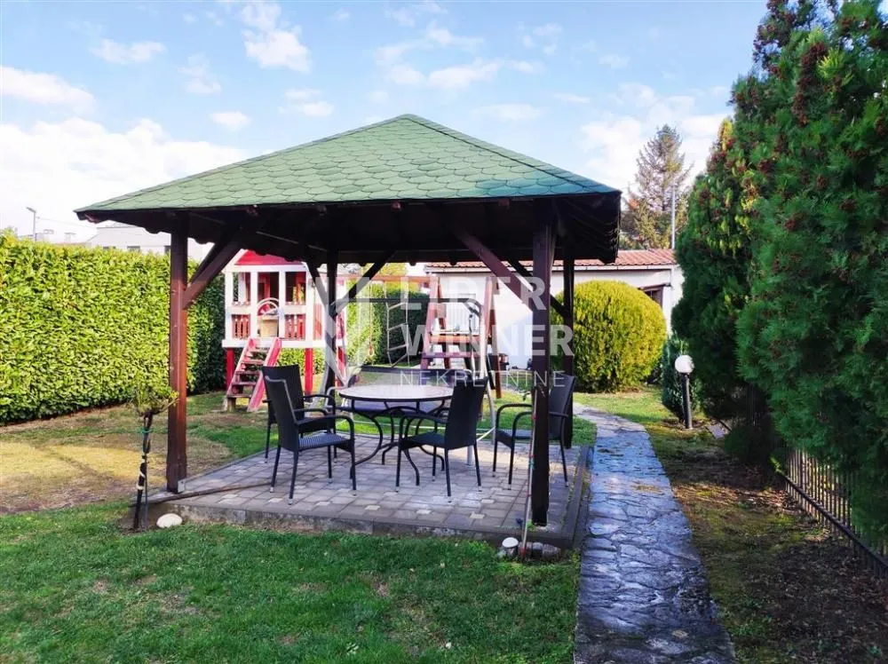 Prodaja, kuća, 350m², Bezanijska Kosa 1, Bežanijska Kosa Sve Podlokacije