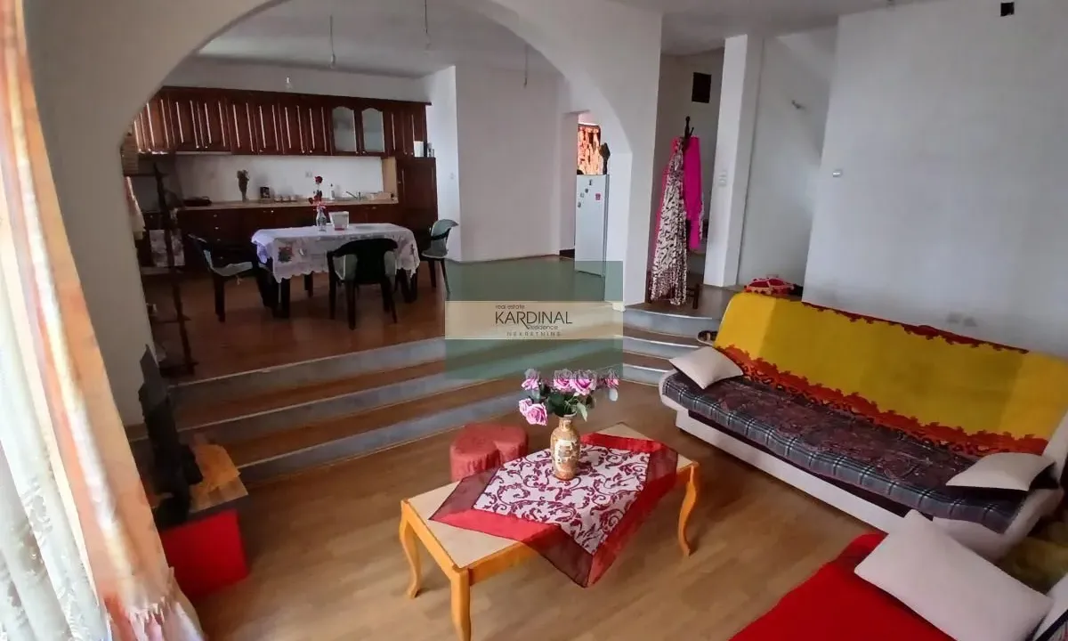 Prodaja, kuća, 660m², Centar, Jagodina